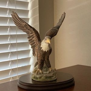 HOME DECOR eagle ceramics